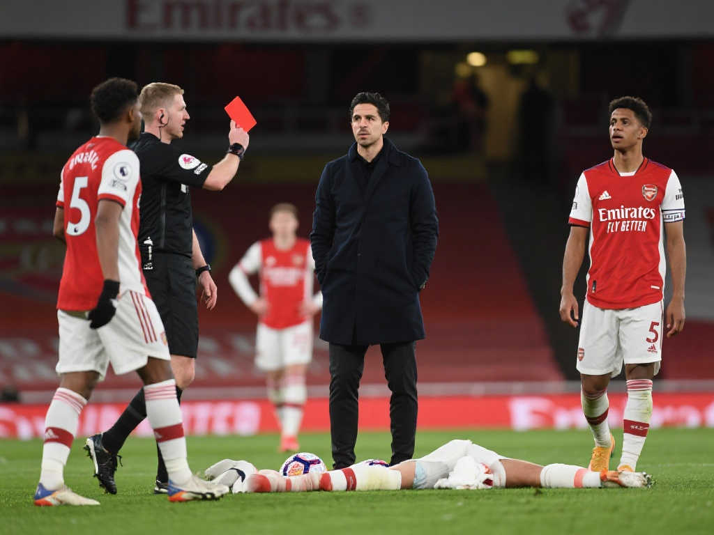 阿尔特塔:红牌频现与伤病潮致英超冠军旁落 阿尔特塔:红牌频现与伤病潮致英超冠军旁落